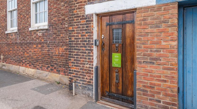 Photo of 2 Bed in Whitby