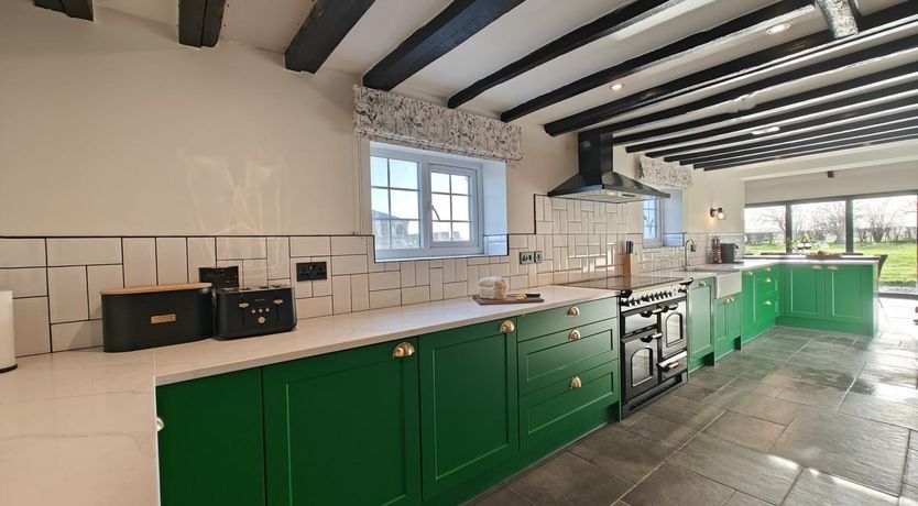 Photo of 7 Bed in Welshpool