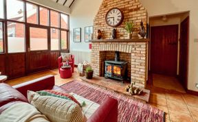 Photo of 3 Bed in Holt