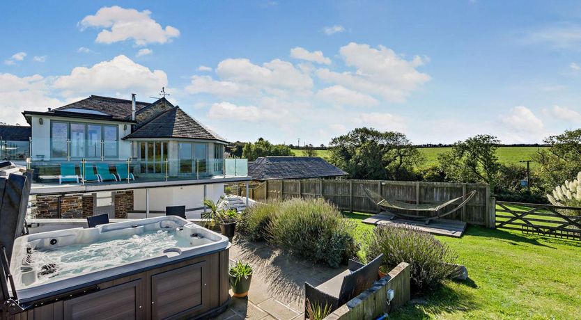 Photo of 5 Bed in St. Issey