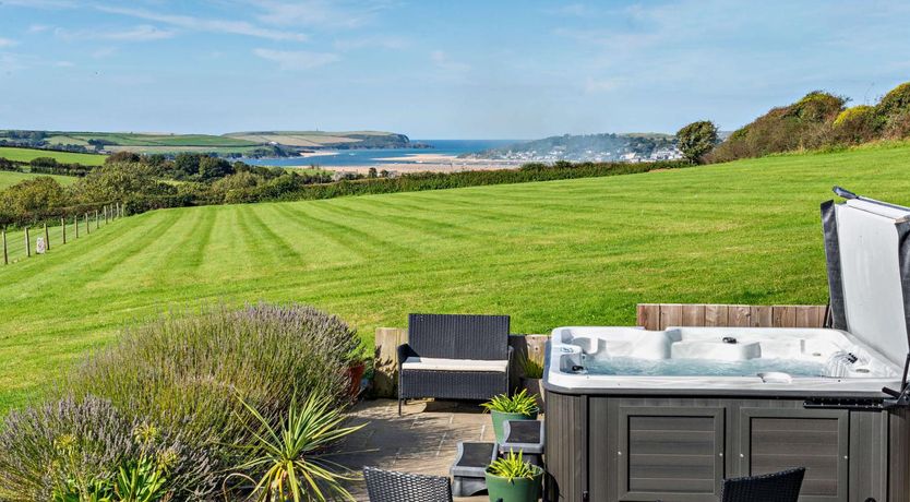 Photo of 5 Bed in St. Issey