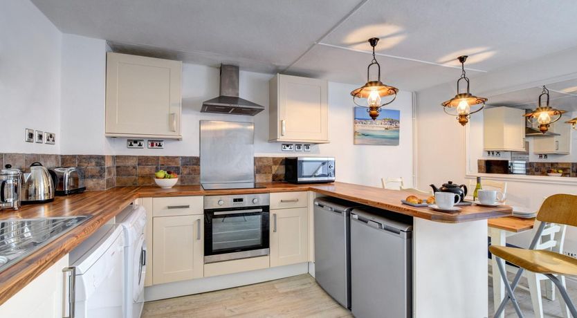 Photo of 3 Bed in St. Ives
