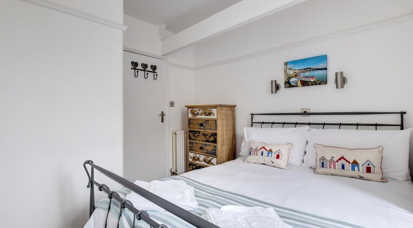 Photo of 3 Bed in St. Ives
