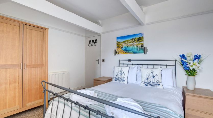Photo of 3 Bed in St. Ives