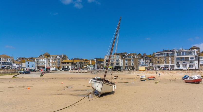 Photo of 3 Bed in St. Ives