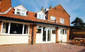 Photo of 4 Bed in Wells-next-the-Sea