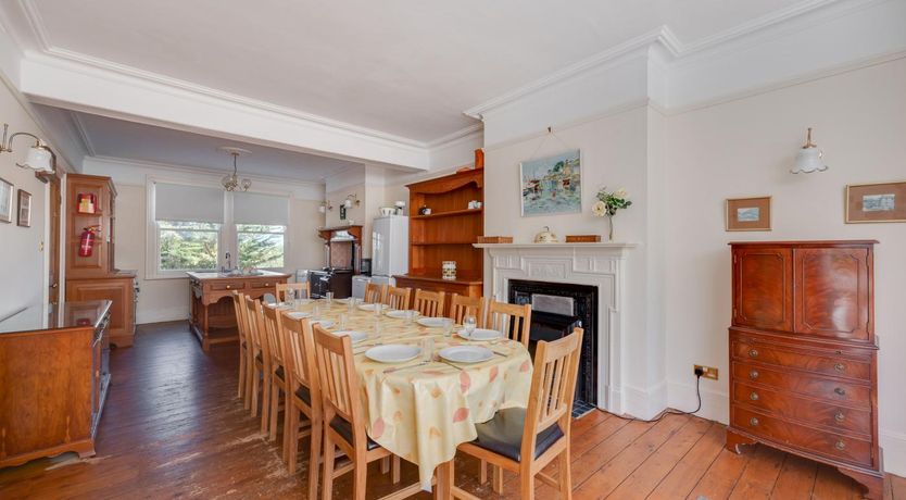 Photo of 6 Bed in Southwold