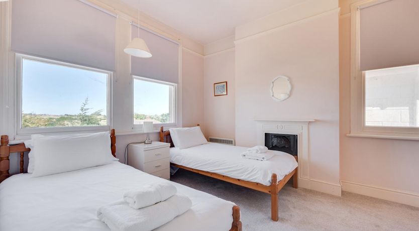 Photo of 6 Bed in Southwold