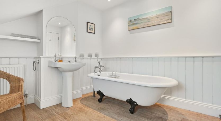 Photo of 2 Bed in Whitby