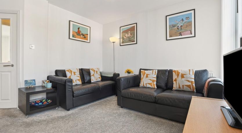 Photo of 2 Bed in Whitby