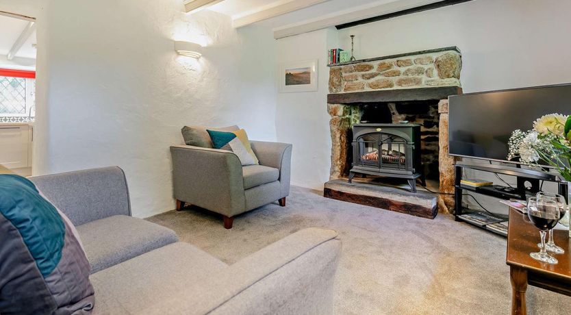 Photo of 2 Bed in Advent