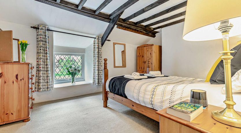 Photo of 2 Bed in Advent
