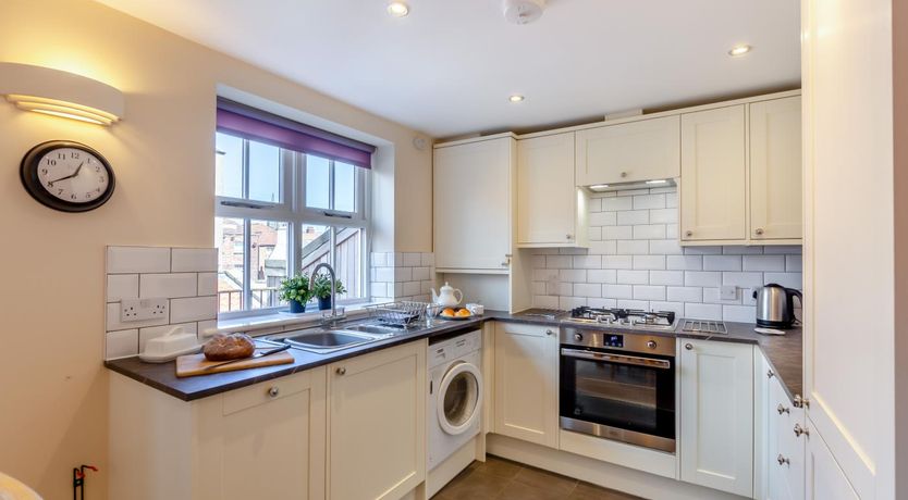 Photo of 4 Bed in Whitby