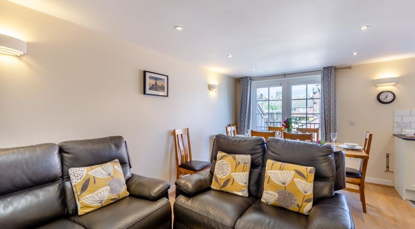 Photo of 4 Bed in Whitby