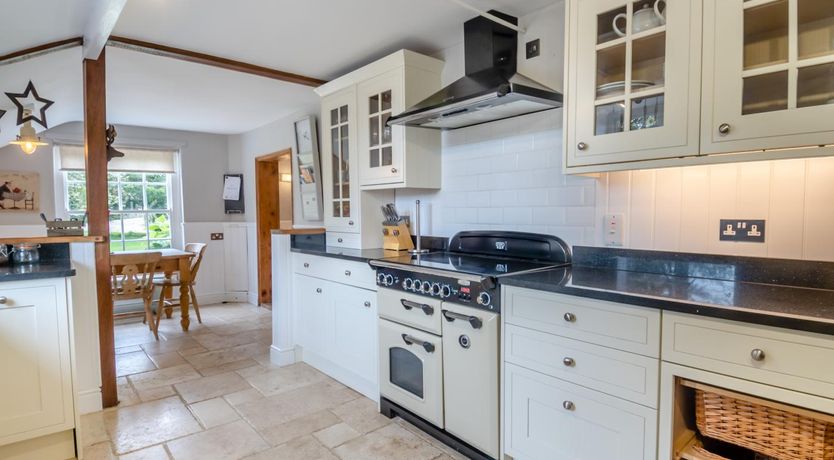 Photo of 5 Bed in Bramfield