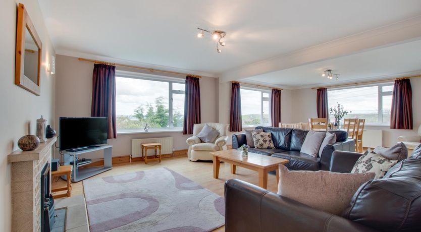 Photo of 4 Bed in Appledore
