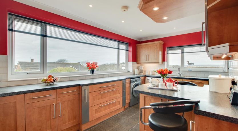 Photo of 4 Bed in Appledore
