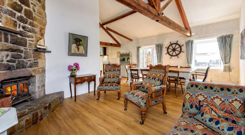 Photo of 4 Bed in Pwllheli