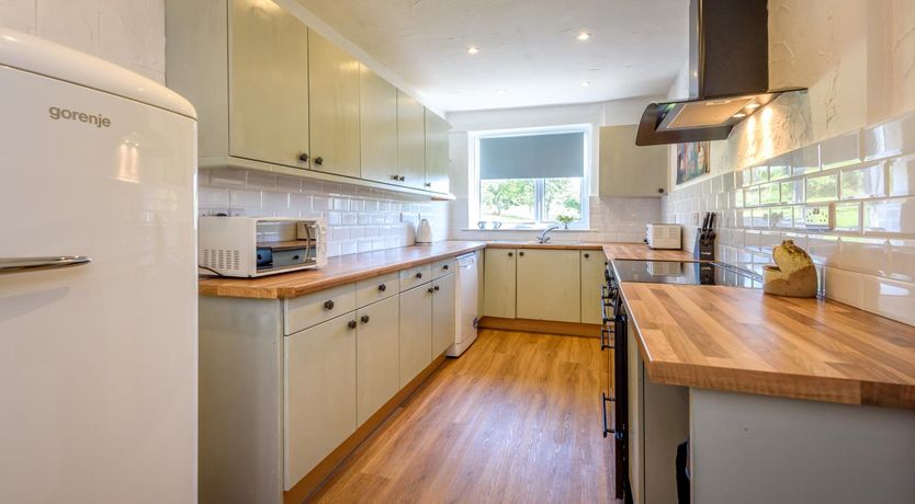 Photo of 4 Bed in Pwllheli