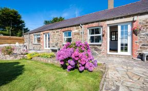 Photo of 4 Bed in Pwllheli
