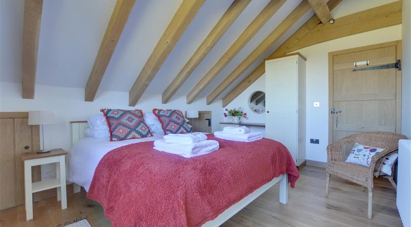 Photo of 8 Bed in Tenterden