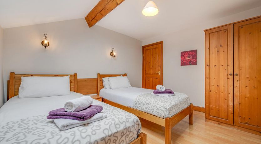 Photo of 6 Bed in Tosside Near Settle