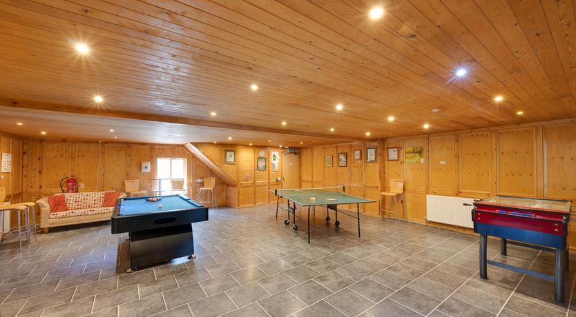 Photo of 6 Bed in Tosside Near Settle