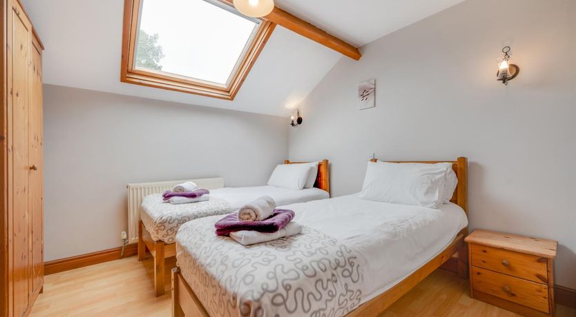 Photo of 6 Bed in Tosside Near Settle