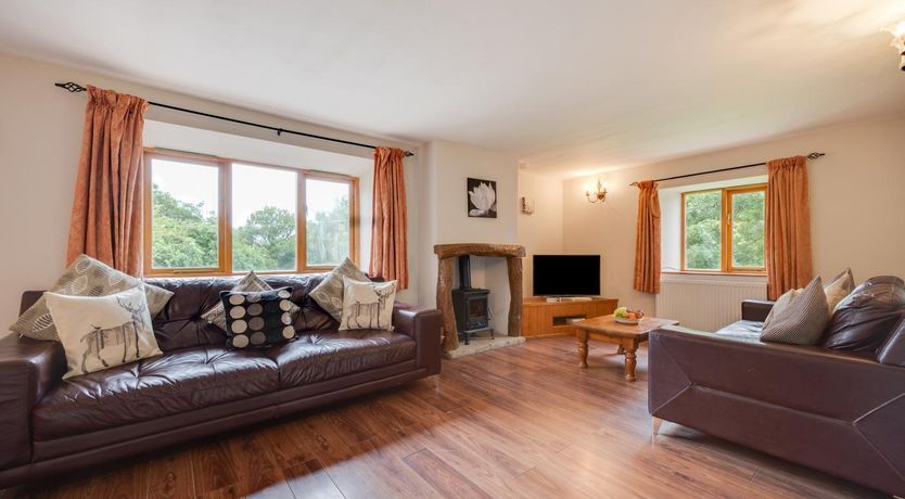 Photo of 6 Bed in Tosside Near Settle