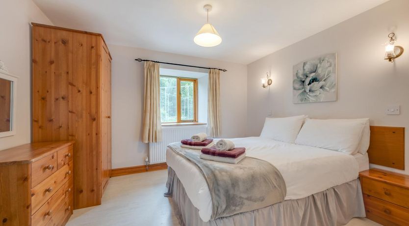 Photo of 6 Bed in Tosside Near Settle