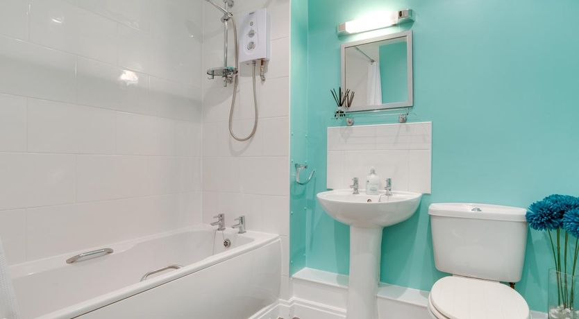 Photo of 2 Bed in Whitby