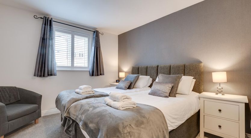 Photo of 2 Bed in Whitby
