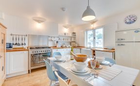 Photo of 2 Bed in Dartmouth