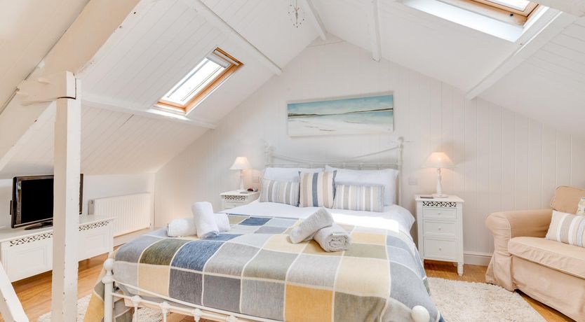 Photo of 2 Bed in Dartmouth