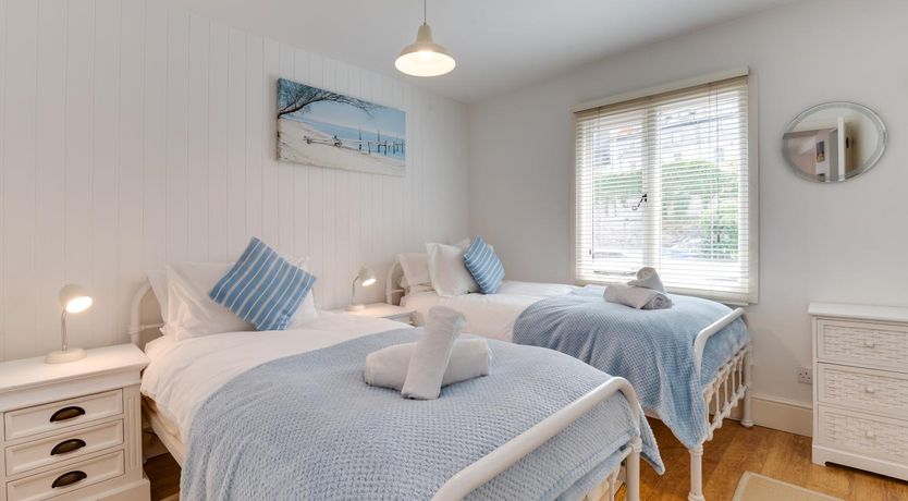 Photo of 2 Bed in Dartmouth