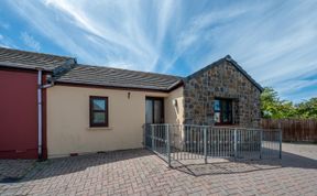 Photo of 2 Bed in Tenby