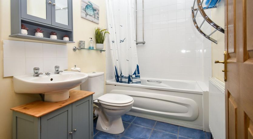 Photo of 2 Bed in Tenby