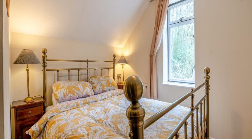 Photo of 2 Bed in Whitby