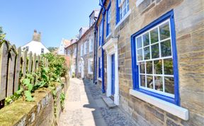 Photo of 3 Bed in Whitby