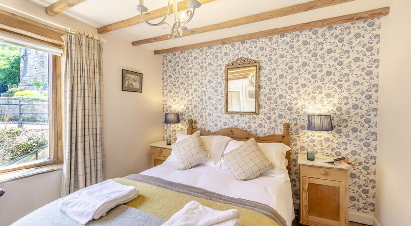 Photo of 2 Bed in Whitby