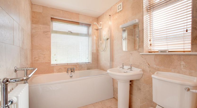 Photo of 3 Bed in Whitby