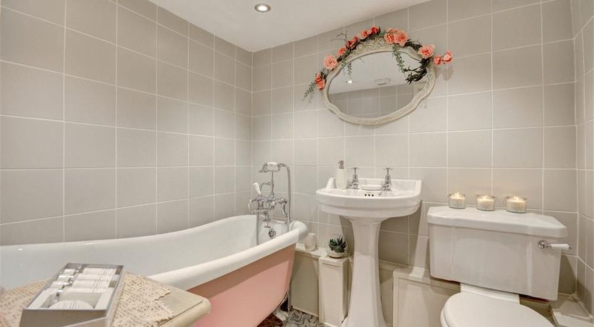 Photo of 2 Bed in Whitby