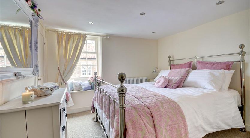 Photo of 2 Bed in Whitby