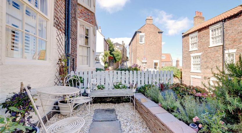 Photo of 2 Bed in Whitby