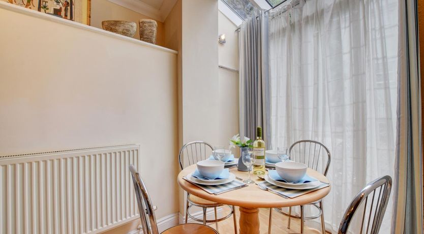 Photo of 2 Bed in Torquay