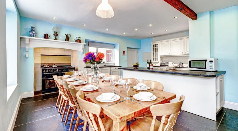 Photo of 7 Bed in Kingsbridge