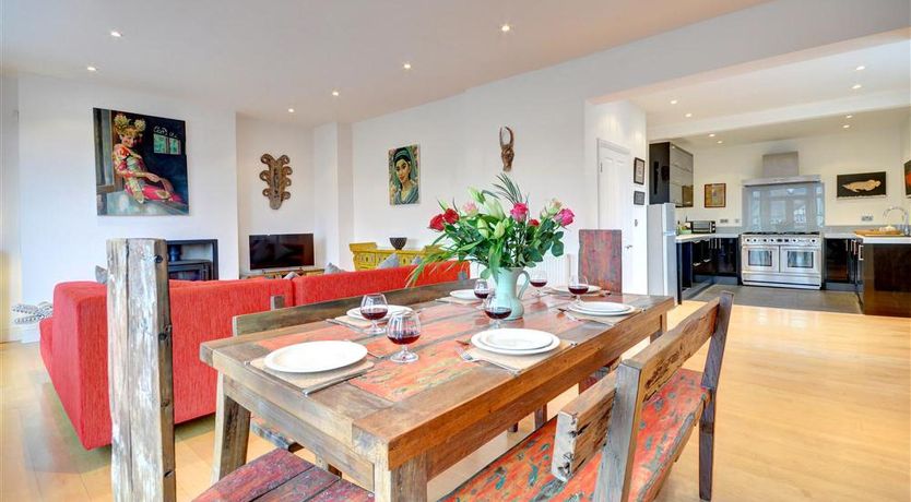 Photo of 3 Bed in Whitby