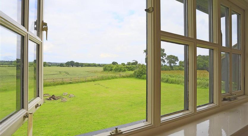 Photo of 5 Bed in Beccles