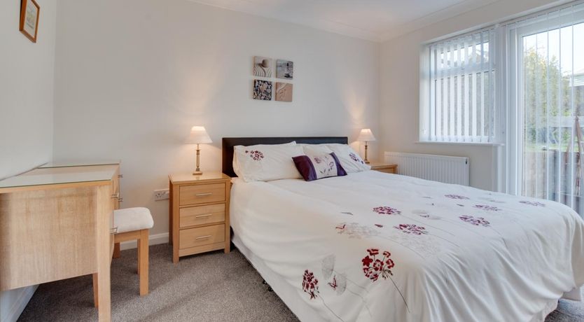 Photo of 2 Bed in Whitby