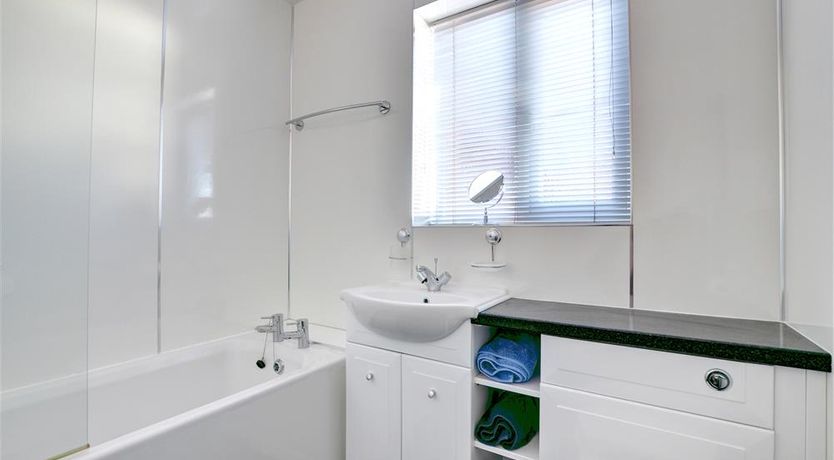 Photo of 2 Bed in Whitby